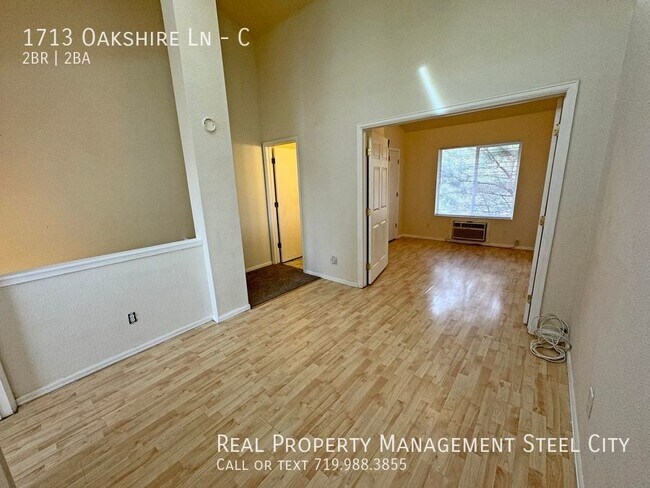Building Photo - 1713 Oakshire Ln