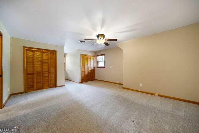 Building Photo - 104 Lake Somerset Dr NW