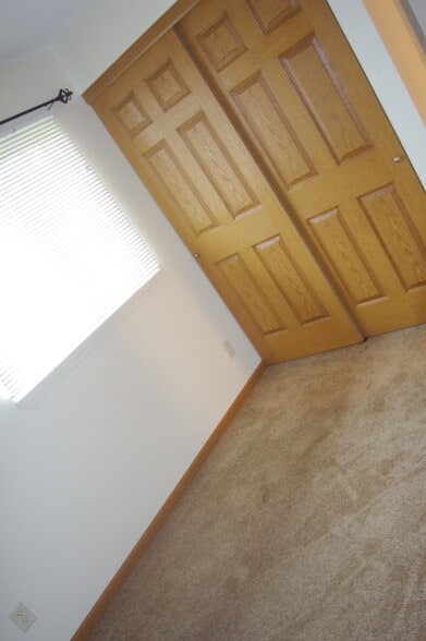 Building Photo - 17 Woodland Oaks Dr