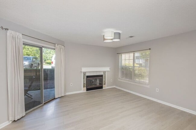 Building Photo - Delightful 2-bedroom, 2-bathroom condo