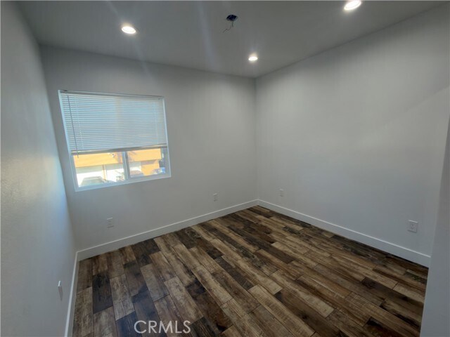 Building Photo - 521 W 78th St