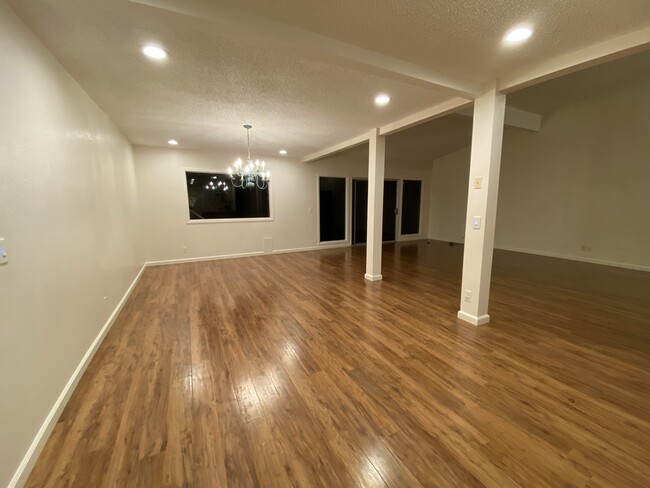 Building Photo - 95-696-696 Makaiolani St