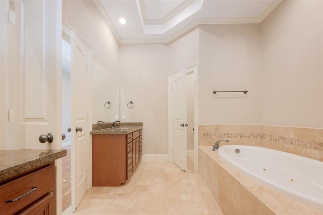 Building Photo - 232 Detering St