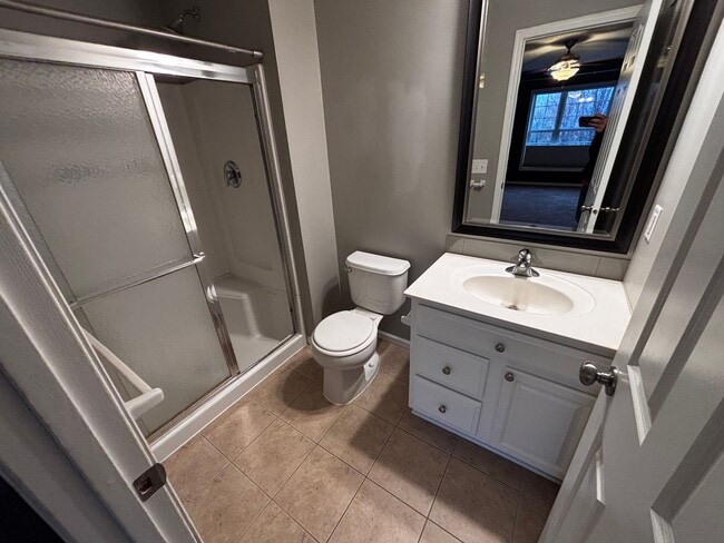 Building Photo - Gorgeous Woodbury Townhome Near Eagle Valley