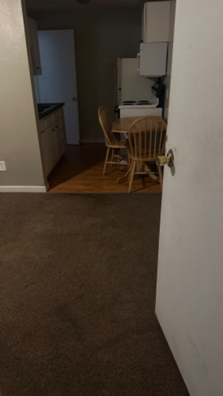 Building Photo - 632 11th Ave