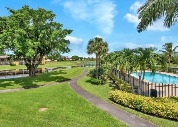 Building Photo - 105 Meadows Cir