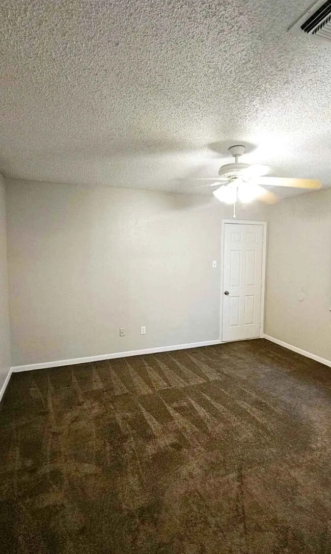 Building Photo - 140 Gerald St