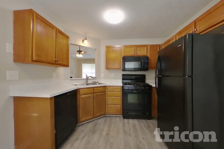 Building Photo - 87 Princeton Dr