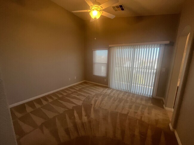 Building Photo - 3 Bedroom Townhome - Centennial Hills