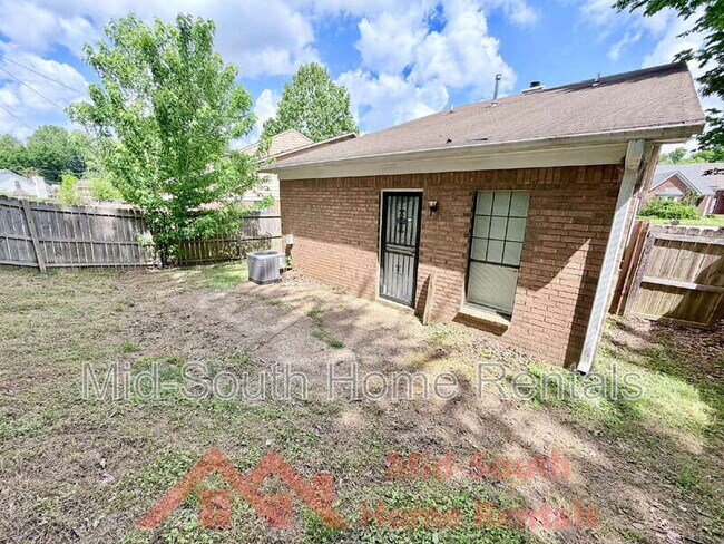 Building Photo - 6001 Cedarcrest Ct