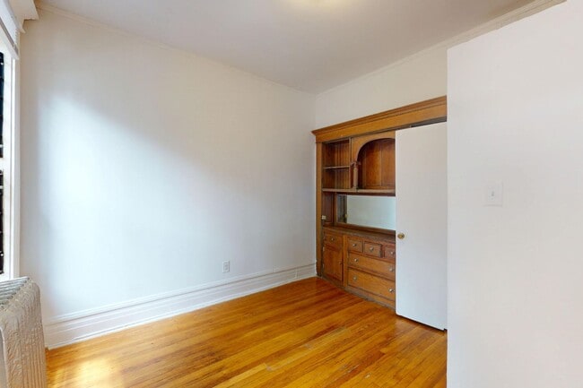 Floorplan - 5401-5403 S. Woodlawn Avenue