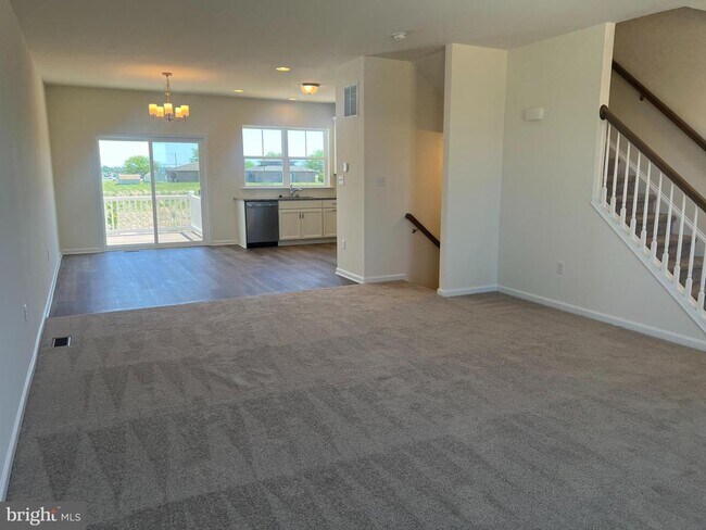 Building Photo - 756 Rosler Wy