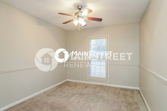 Building Photo - 3 Bedroom Pet-Friendly Home in MEMPHIS, TN with Main Street Renewal