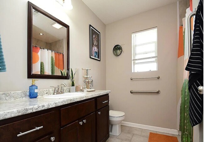 Building Photo - 345 Spruce St