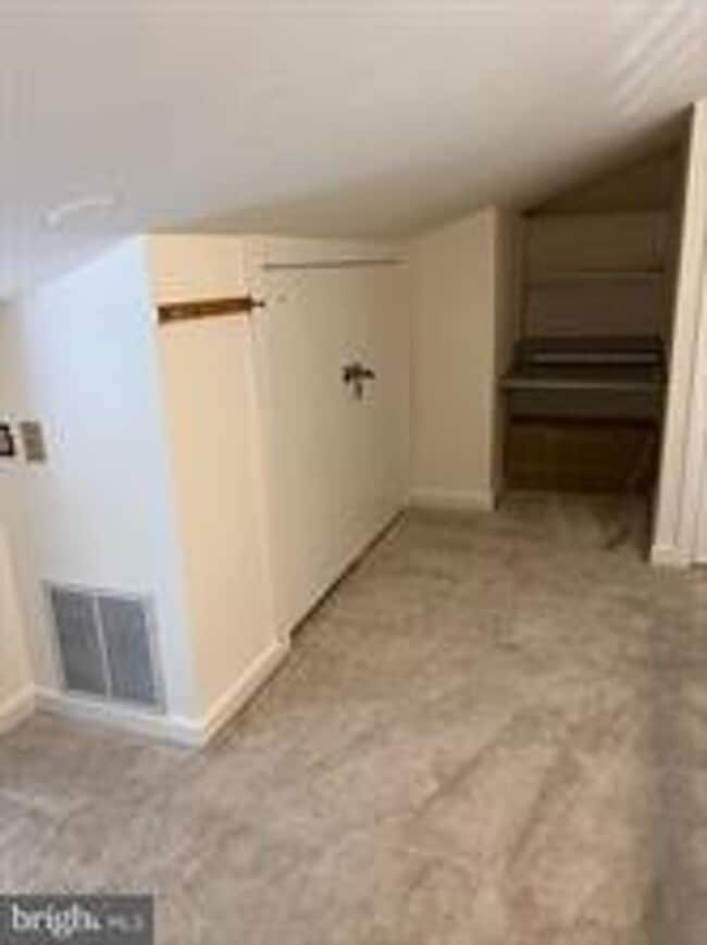 Building Photo - Cozy 1 Bedroom with a Loft