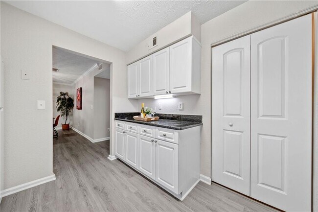 Building Photo - 705 Beaufort Cir