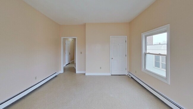 Building Photo - 33 Elmore St