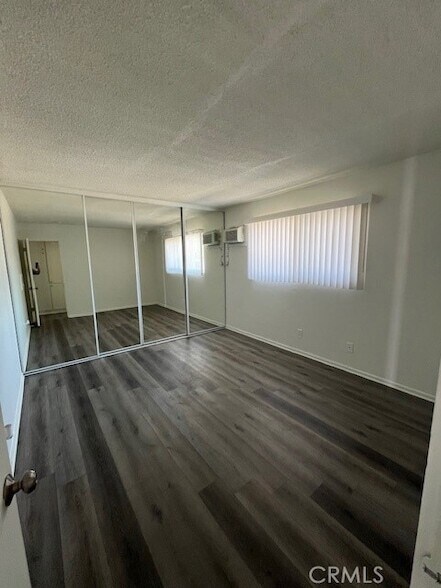 Building Photo - 685 E Vista Chino