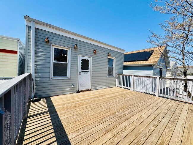 Building Photo - 100 Lexington Ave