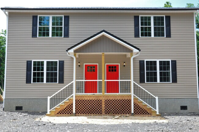 Building Photo - 570 Old US Hwy 70