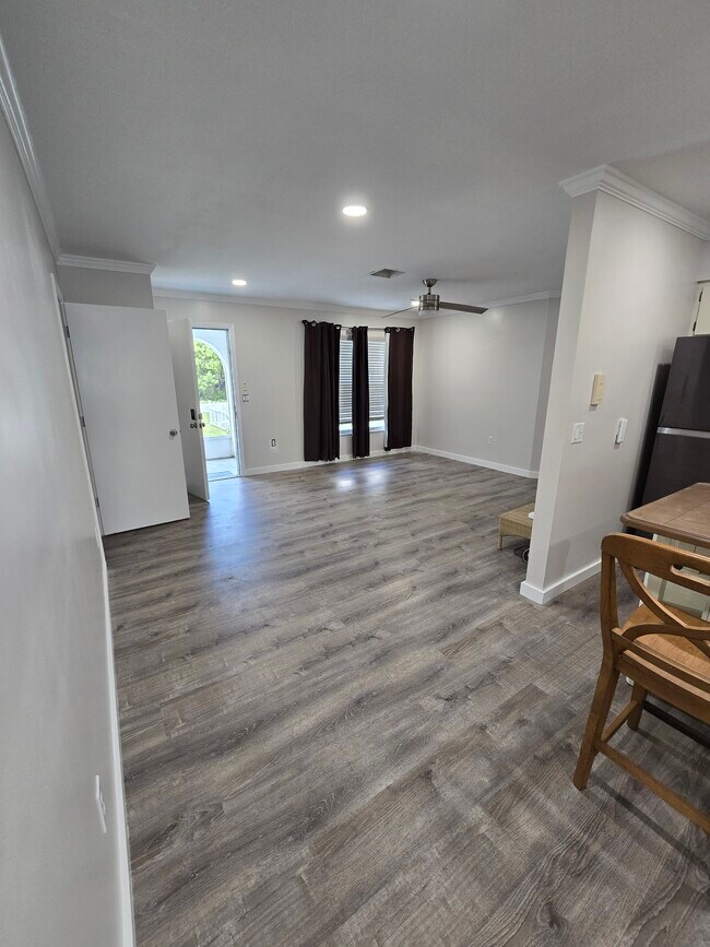 Building Photo - 1535 Queen Rd