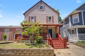 Building Photo - 1105 Emory St