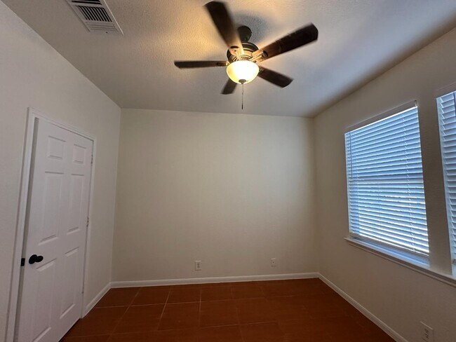 Building Photo - 12360 Hart Crest