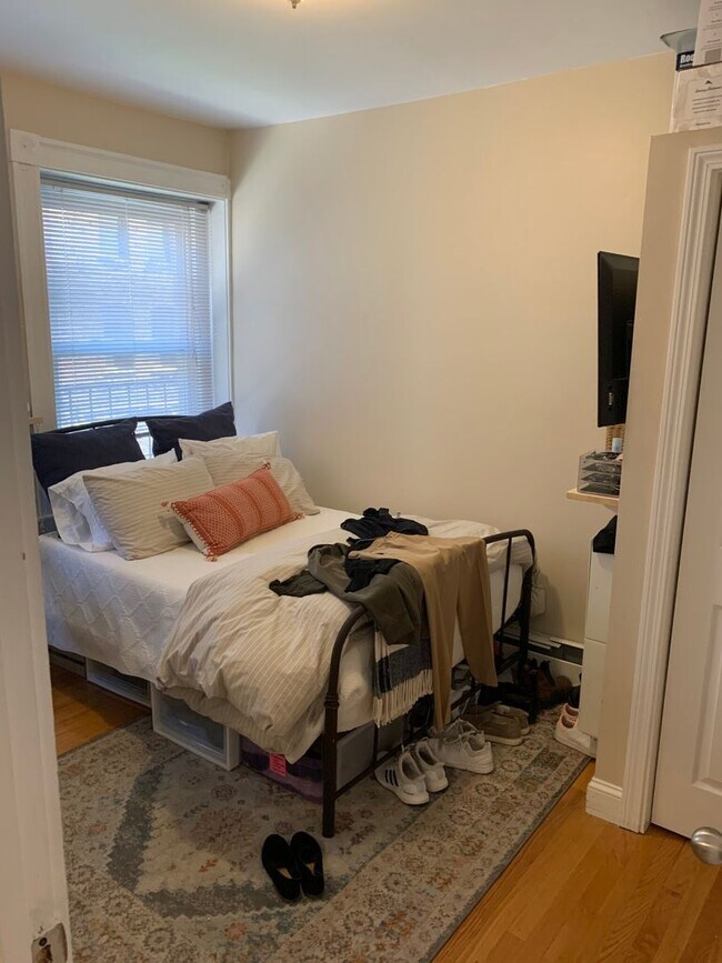 Building Photo - HOT NORTH END LISTING!!!!