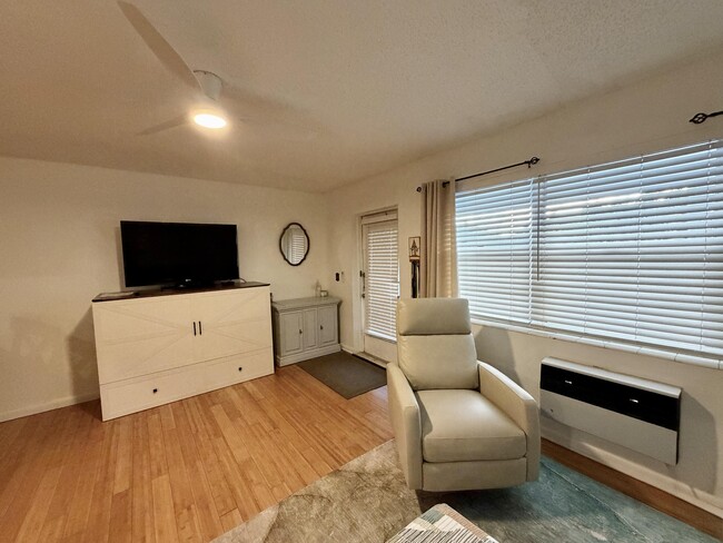 Building Photo - 335 Durham Cir