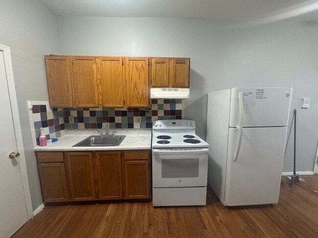 Building Photo - 64 Tuers Ave