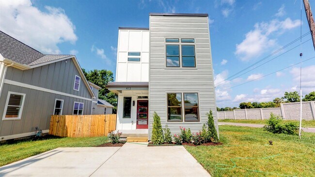 Primary Photo - 413 Eastboro Dr