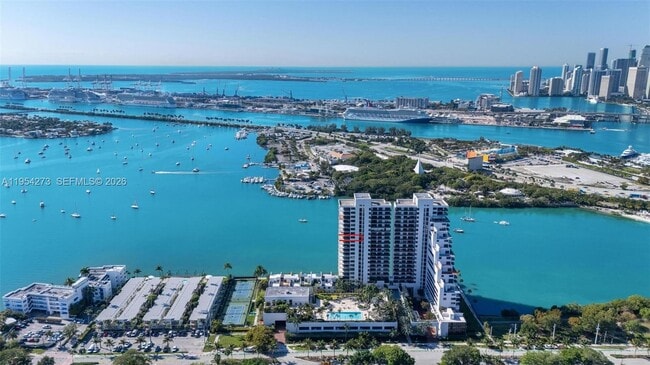 Building Photo - 1000 Venetian Way