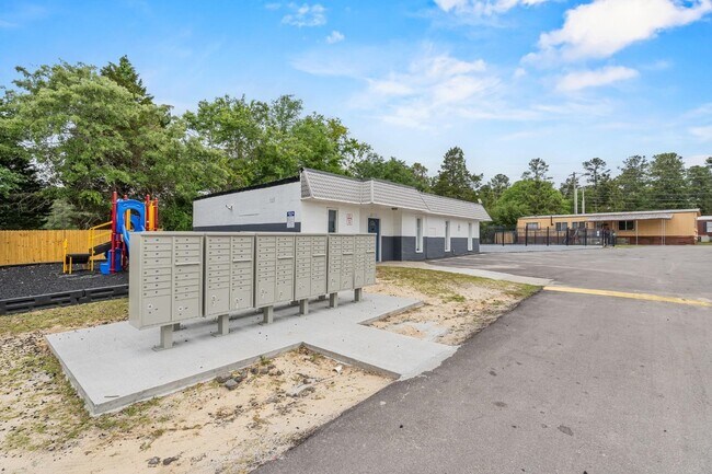 Building Photo - 600 Ermine Rd