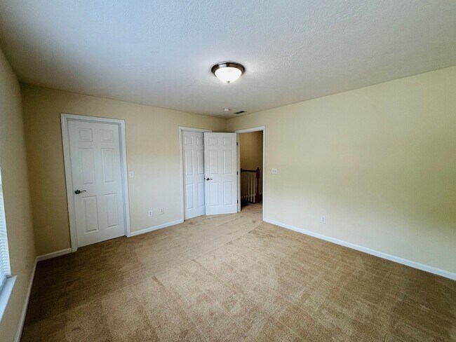 Building Photo - 1725 Aden Lane