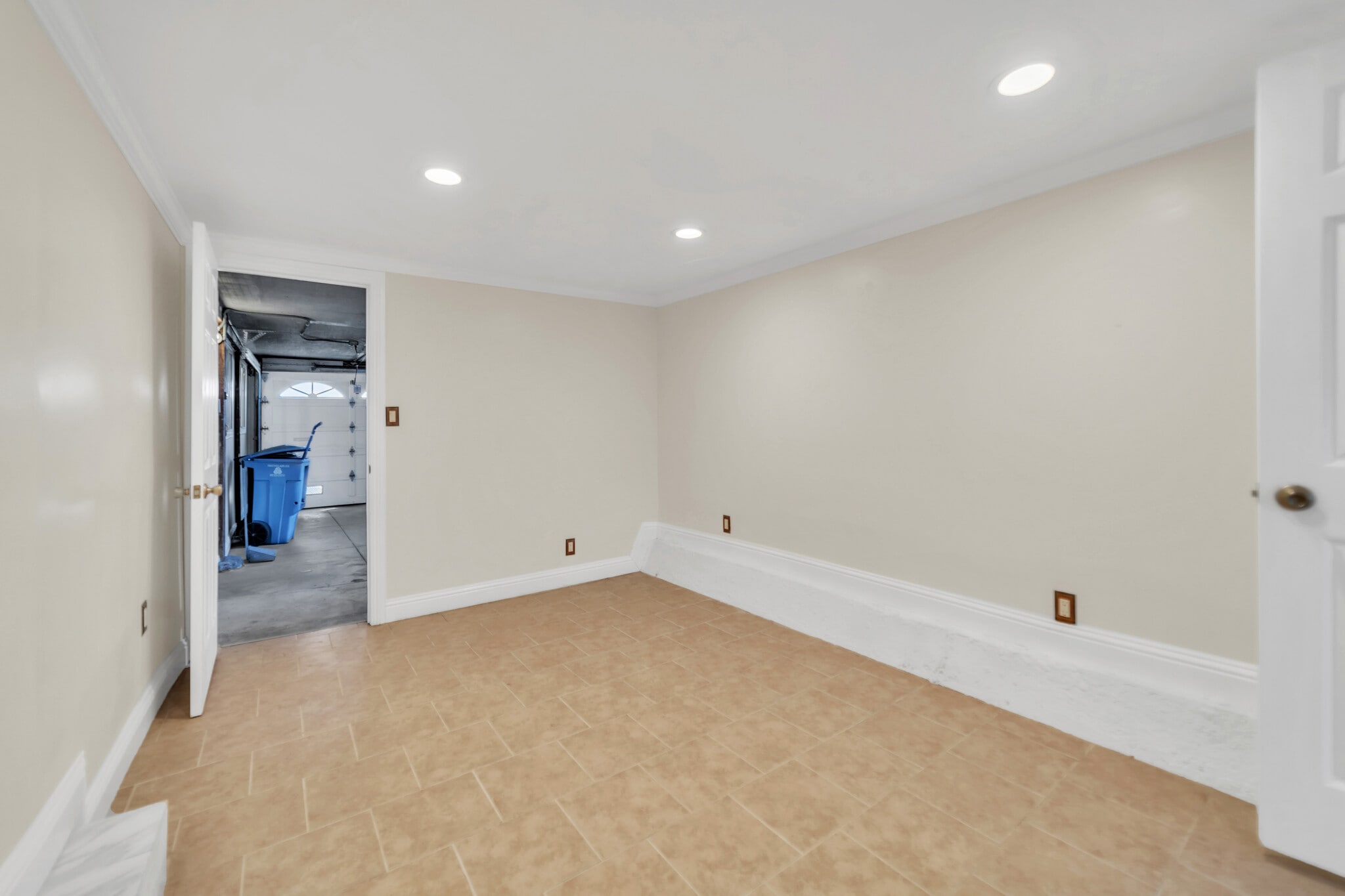 Building Photo - 80 Corona St