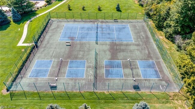 Building Photo - 2112 Acacia Park Dr