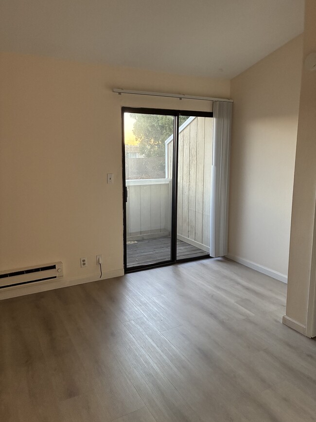 Building Photo - 4075 Eggers Dr