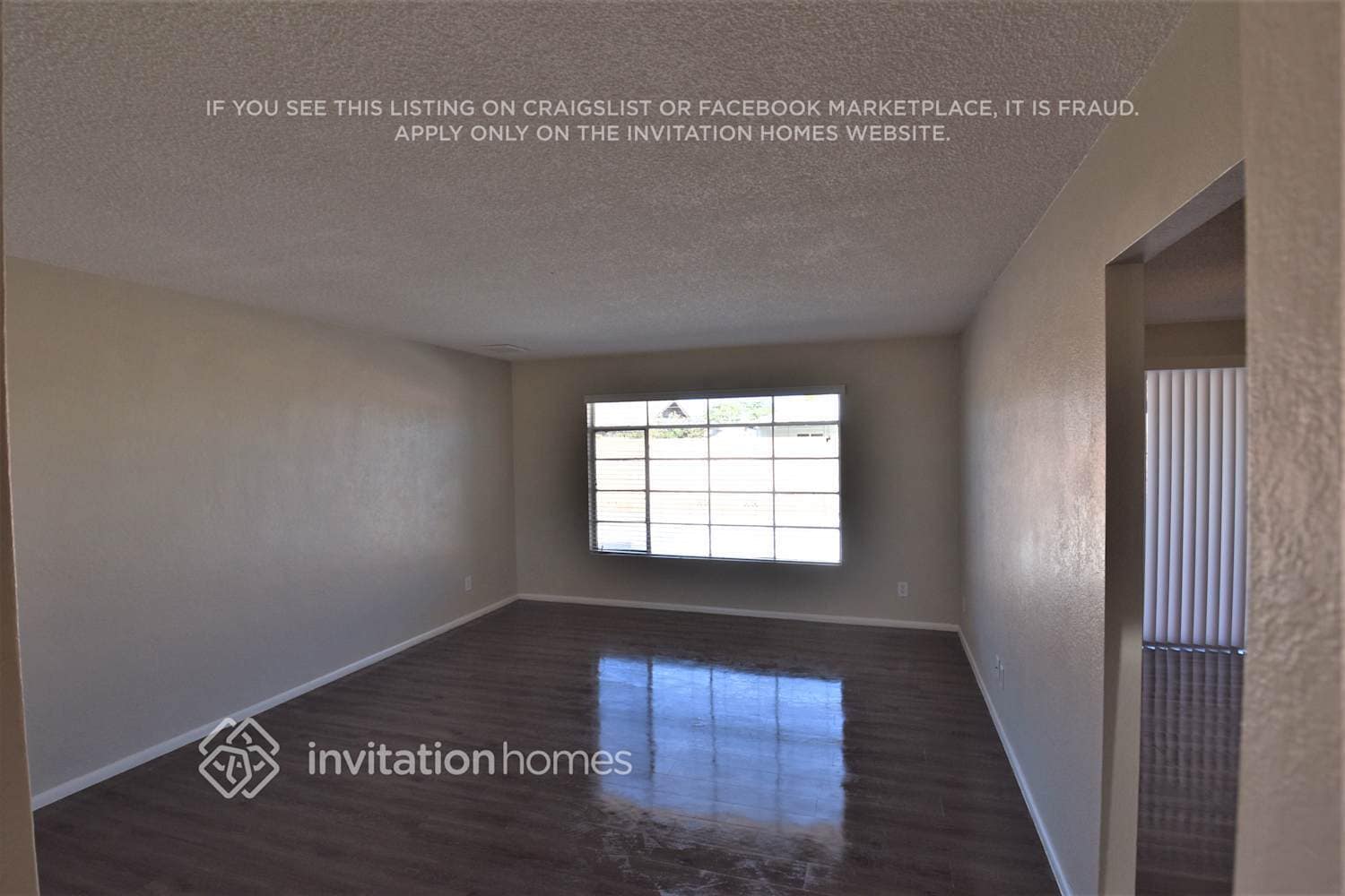 Building Photo - 8430 E Oak St