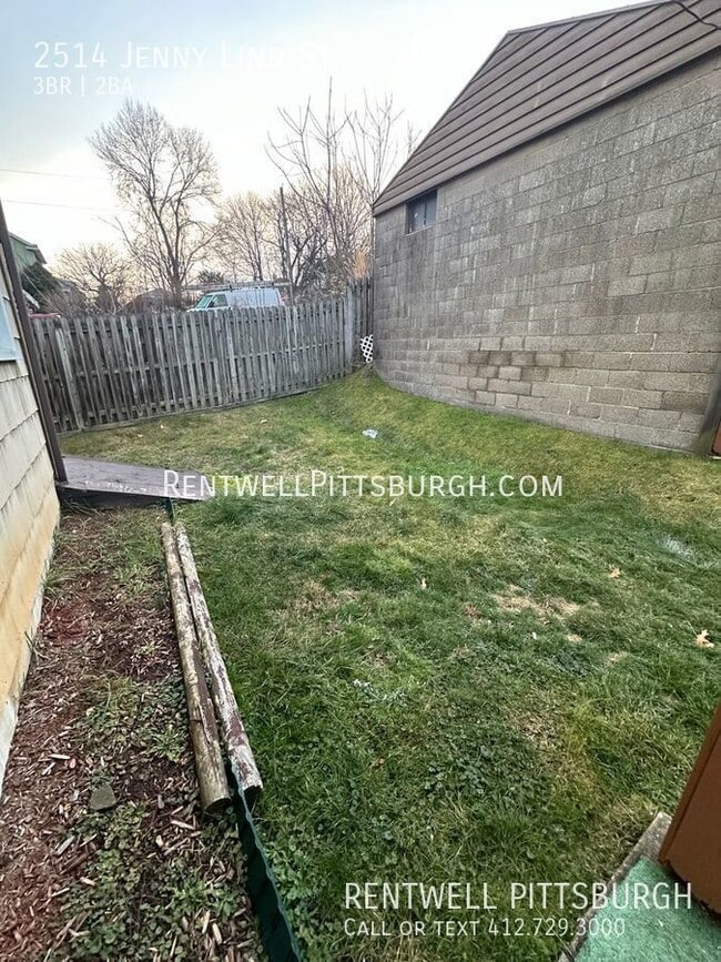 Building Photo - 3 Bedroom Home in McKeesport - Section 8 Only