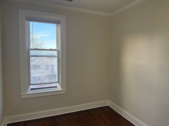 Building Photo - 9 Nesbitt St