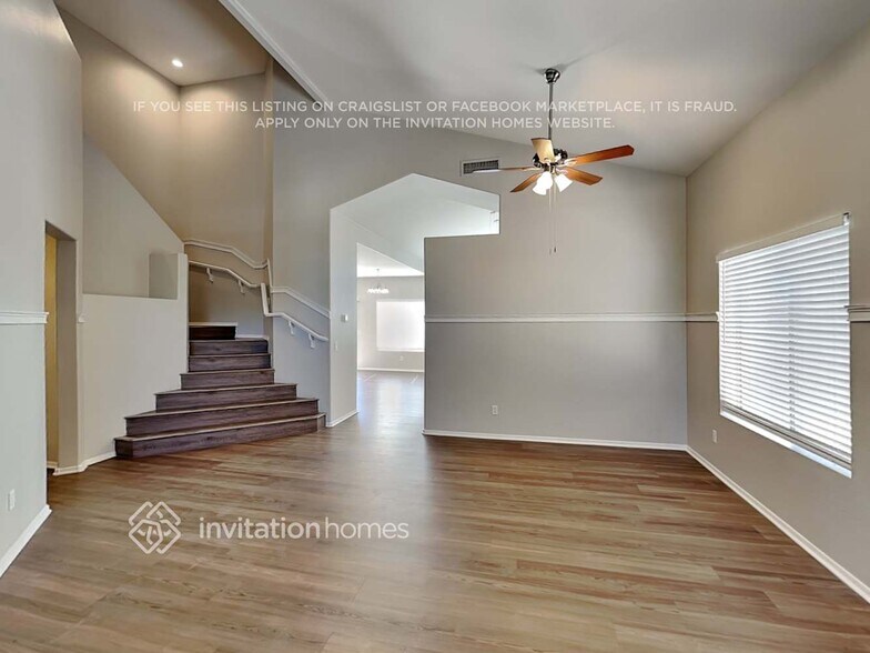 Building Photo - 12813 W Mauna Loa Ln