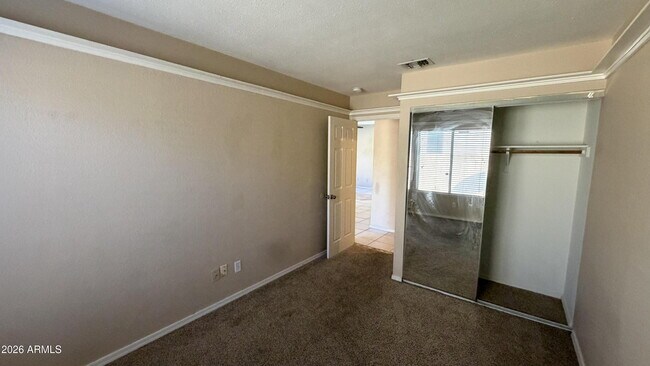 Building Photo - 4624 W Chicago St