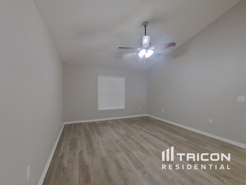Building Photo - 407 Nuestra Pl