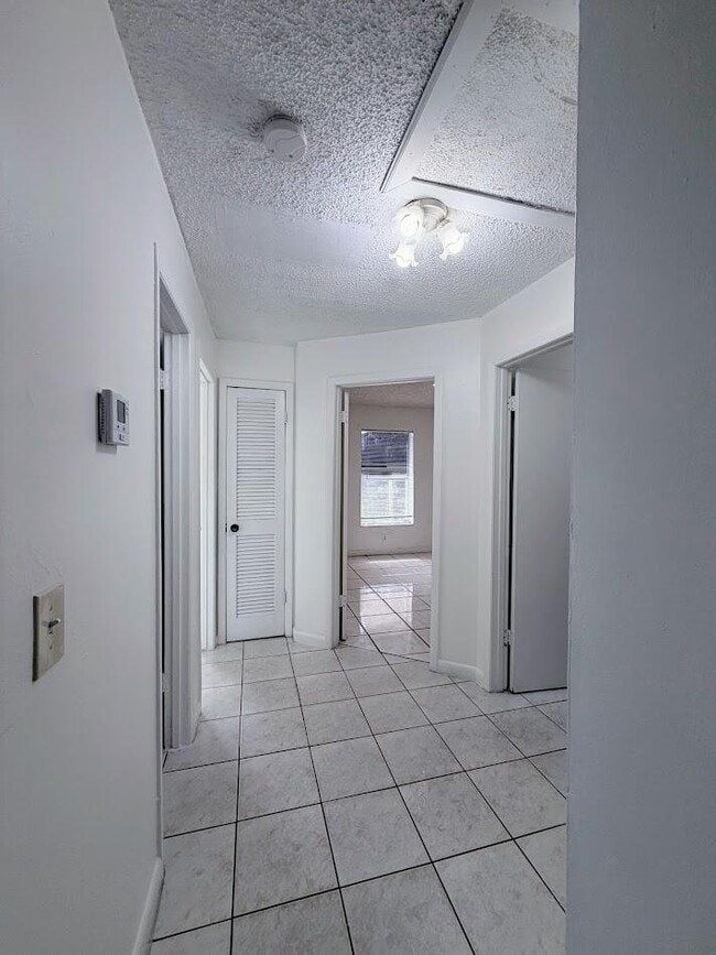 Building Photo - 5899 Mango Rd