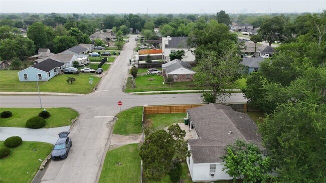 Building Photo - 5103 Willow Glen Dr