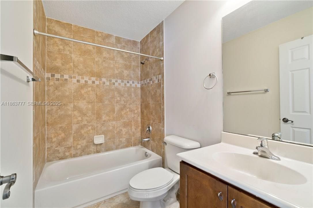 Building Photo - 5905 Abbey Rd