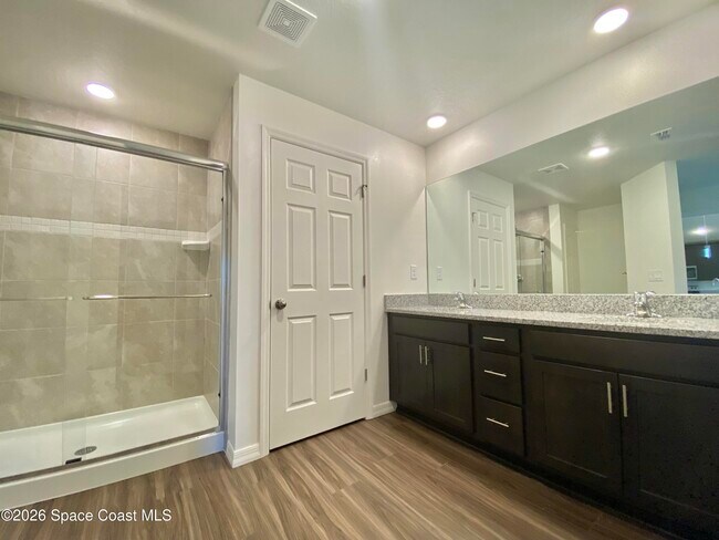 Building Photo - 1210 Dania Cir