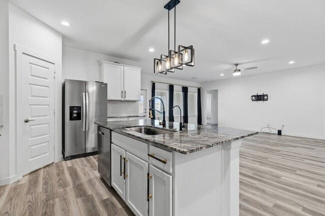 Building Photo - 31514 Avebury Lake Ln