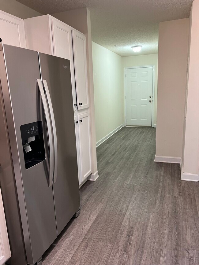 Building Photo - 302 Harts Cove Way