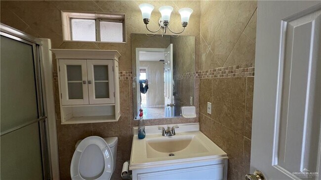 Building Photo - 17 N Seminary Rd